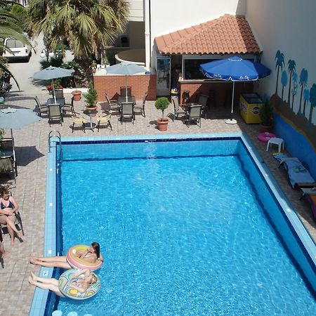 Akatos Hotel Agia Marina Exteriör bild