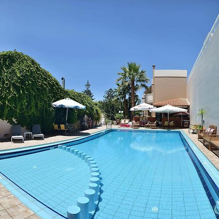 Akatos Hotel Agia Marina Exteriör bild