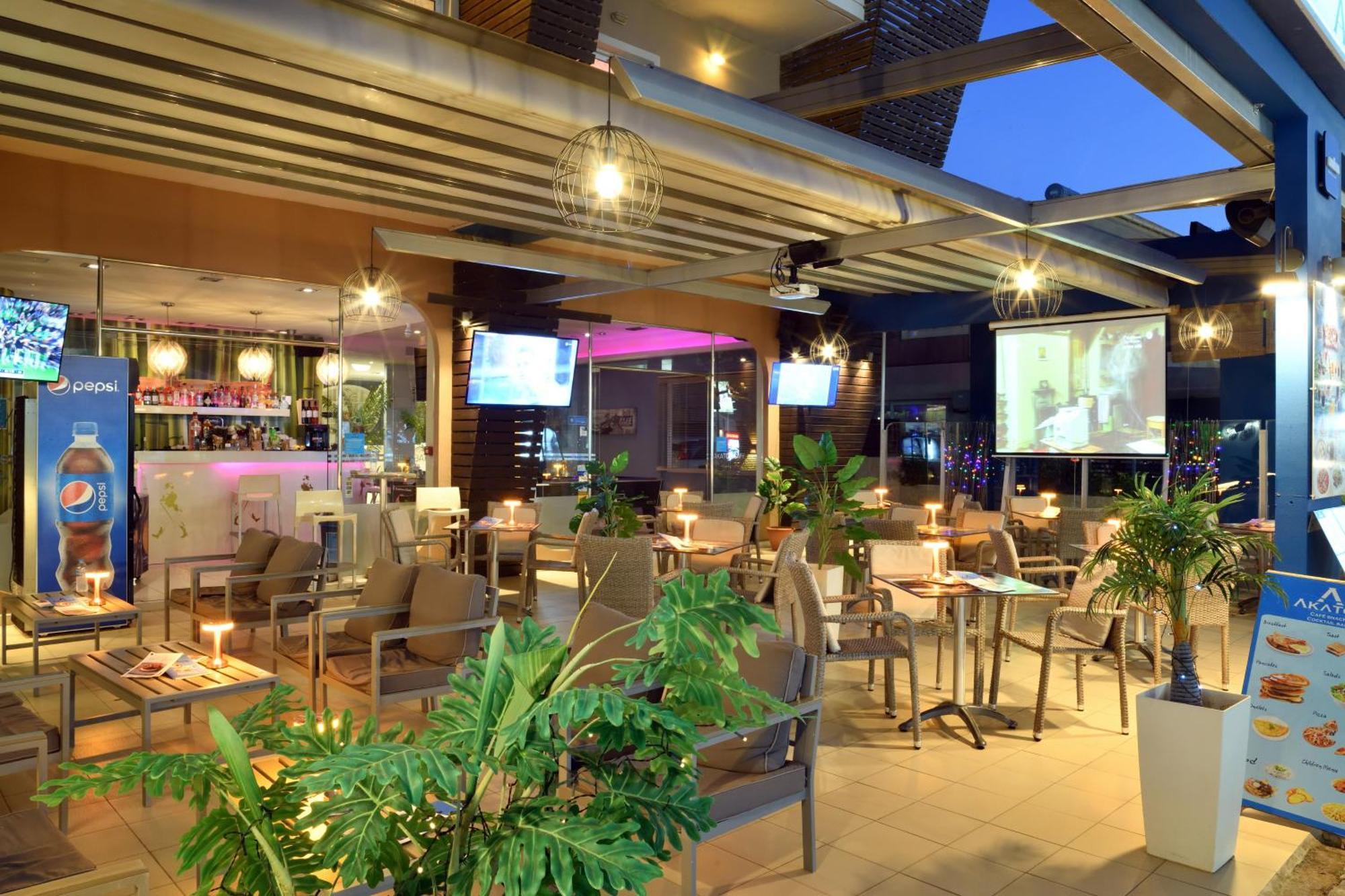 Akatos Hotel Agia Marina Exteriör bild