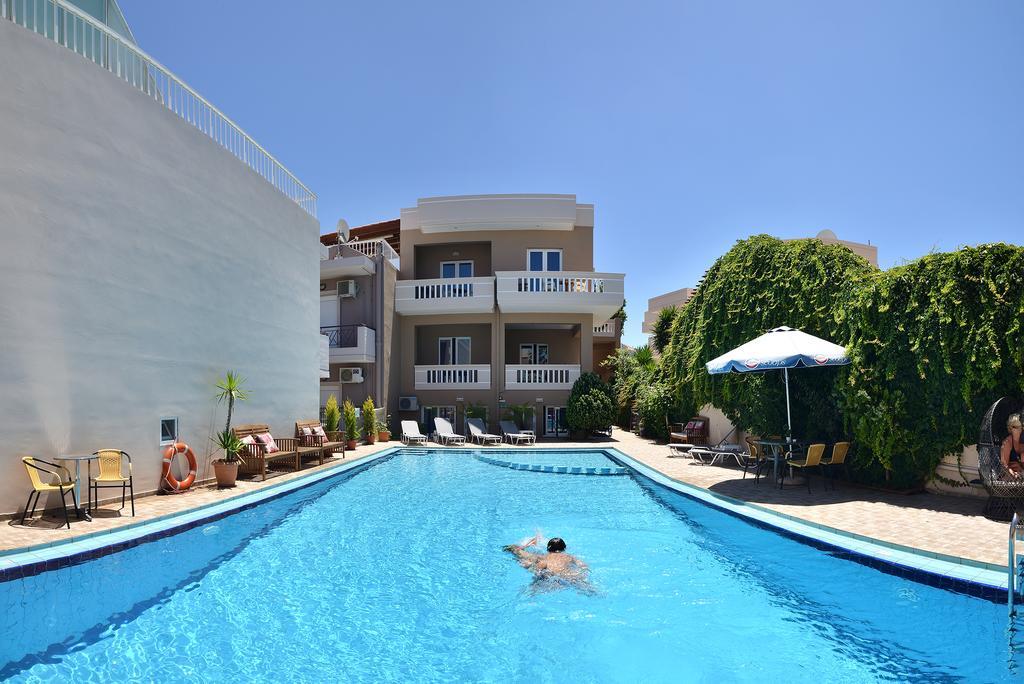 Akatos Hotel Agia Marina Exteriör bild